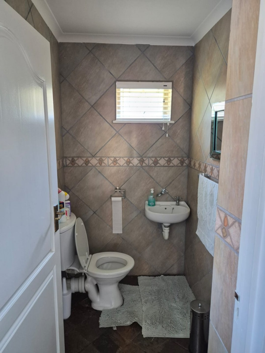 4 Bedroom Property for Sale in Blue Bend Eastern Cape